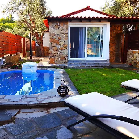 Salonikiou Beach Apartments & Villas Agios Nikolaos  Exterior photo