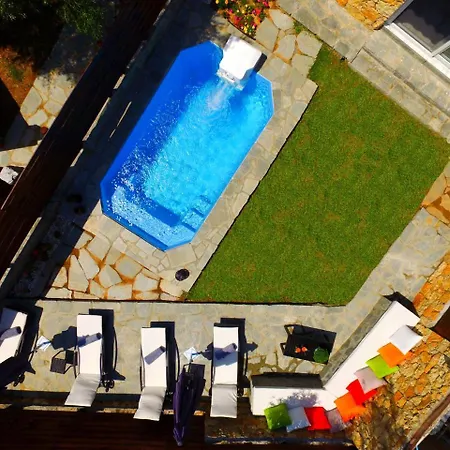 Salonikiou Beach Apartments & Villas Agios Nikolaos  Exterior photo
