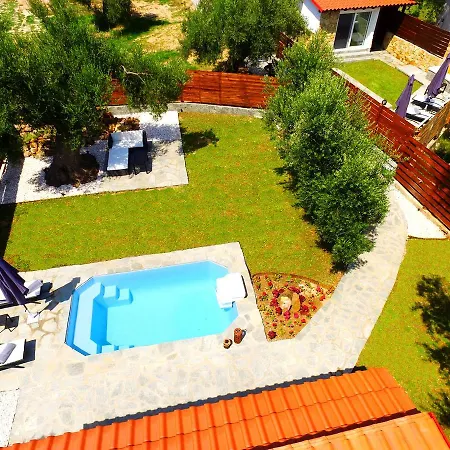 Salonikiou Beach Apartments & Villas Agios Nikolaos  Exterior photo