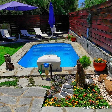 Salonikiou Beach Apartments & Villas Agios Nikolaos  Exterior photo