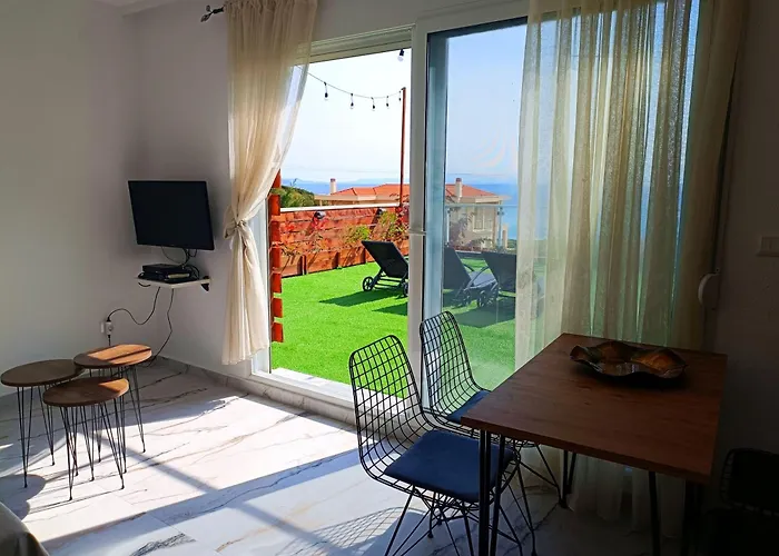Salonikiou Beach Apartments & Villas